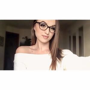 Meet your Posher, Anya